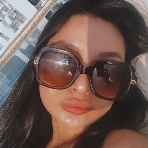 Meet your Posher, Summer